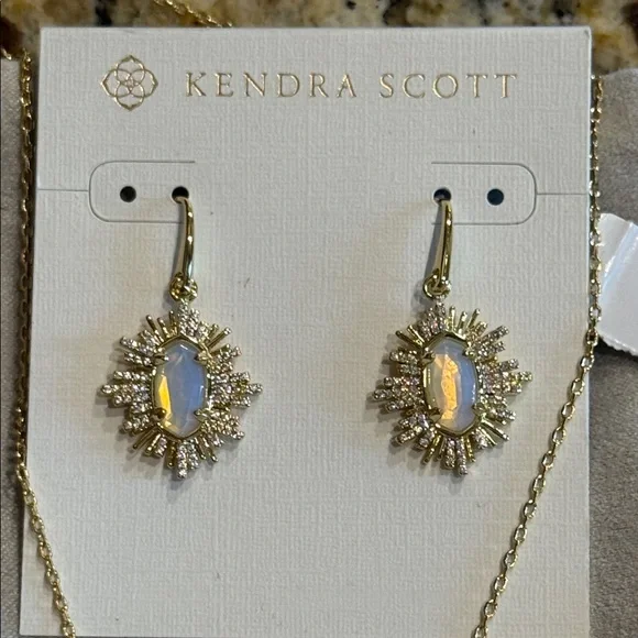 Kendra Scott Grayson Gold Earrings and Necklace set NWT - Picture 3 of 7